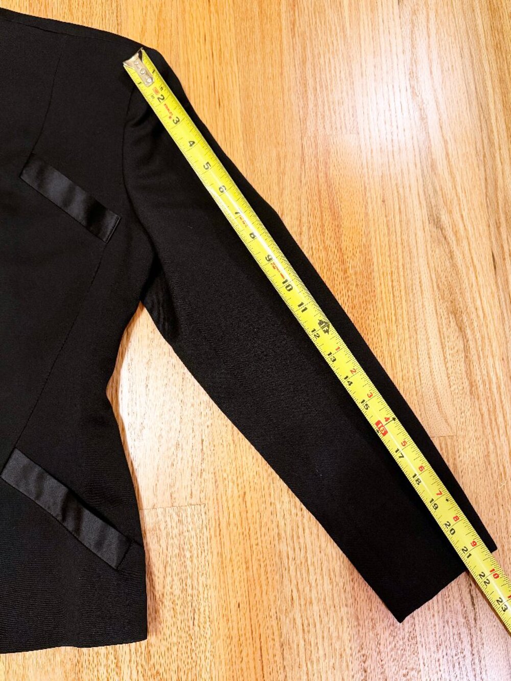 Elie Tahari Black Wool Silk Tuxedo Blazer V-Neck Collarless US 6 Made in USA - Picture 10 of 11